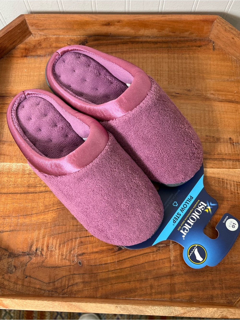 Isotoner pillow step slippers 8.5 - 9